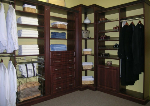 Visit CLOSET AUTHORITY