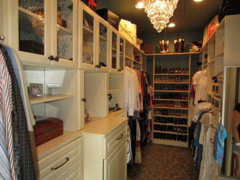 Visit Maxwells Closet Classics