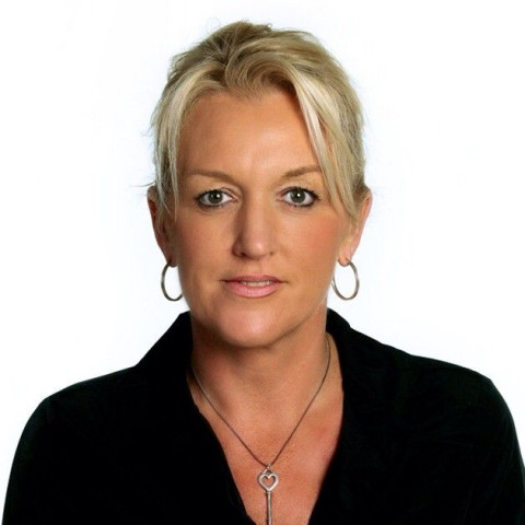 Visit Emma Jalouga - Organize2minimize