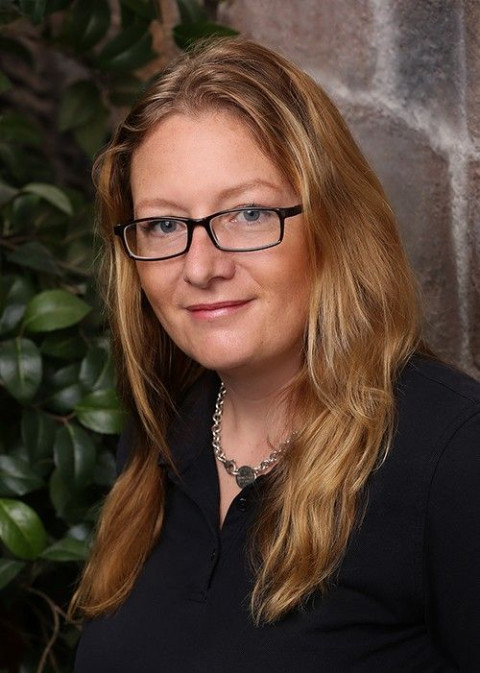 Visit Celebrity Organizing... Get professionally organized with Mary Pegler