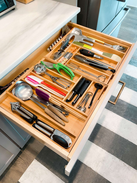 Visit SIMPLIFY STUDIO Professional Organizing